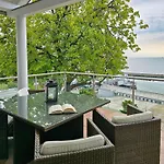 Friede-marie, Penthouse Lenea Villa