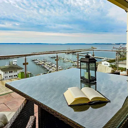 Friede-marie, Penthouse Lenea