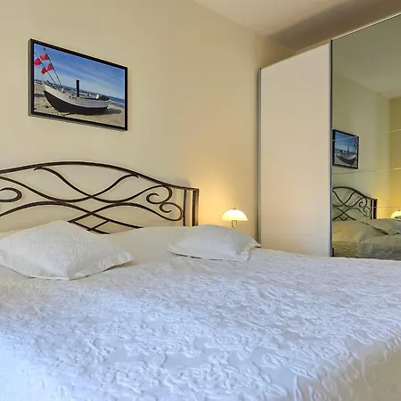 Friede-marie, Penthouse Lenea Apartment